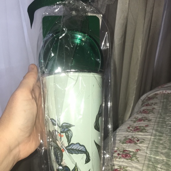 Brand new Starbucks cold brew cup with lid and straw - Picture 2 of 2